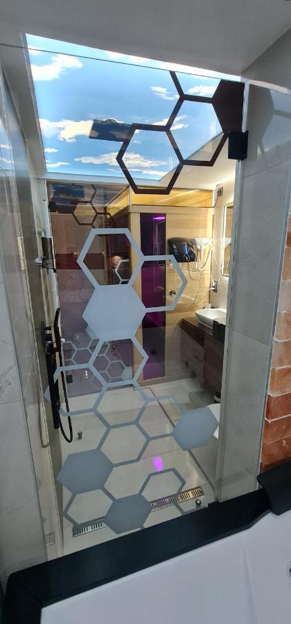 Design Apartment Platinium Spa Lux 5 Star "Havana" Completely Private Wellness & Spa Free Included Sauna & Jacuzzi & Salt Wall & Fire Place & 3D Ceilings & Business Wifi & Netflix & Keyless Code Entry & Full Smart App & Secure 2 Parking Place Ćuprija Exteriér fotografie