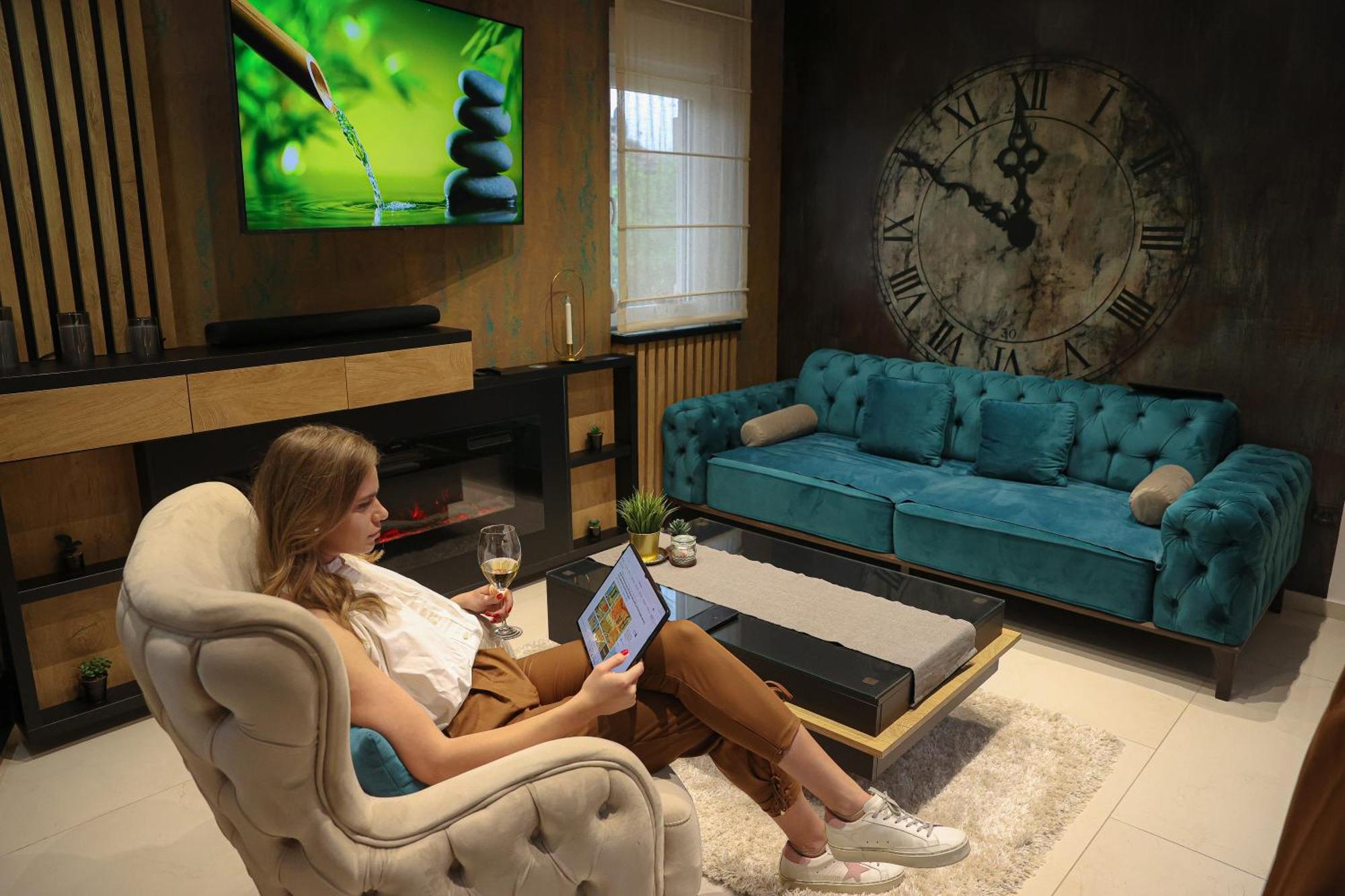 Design Apartment Platinium Spa Lux 5 Star "Havana" Completely Private Wellness & Spa Free Included Sauna & Jacuzzi & Salt Wall & Fire Place & 3D Ceilings & Business Wifi & Netflix & Keyless Code Entry & Full Smart App & Secure 2 Parking Place Ćuprija Exteriér fotografie